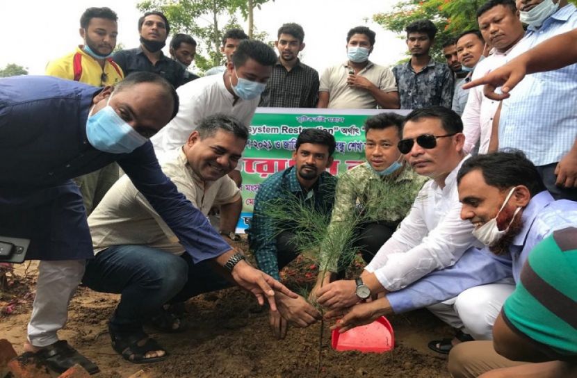খাগড়াছড়িতে বৃক্ষরোপণ ও আনন্দ মিছিল অনুষ্ঠিত