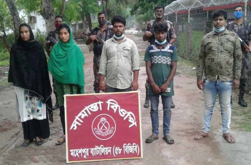 মহেশপুরে পাঁচ অনুপ্রবেশকারী আটক
