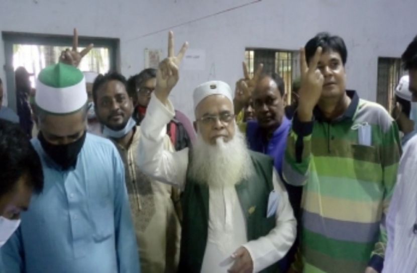 ঝালকাঠি পৌরসভা নৌকার দখলে 
