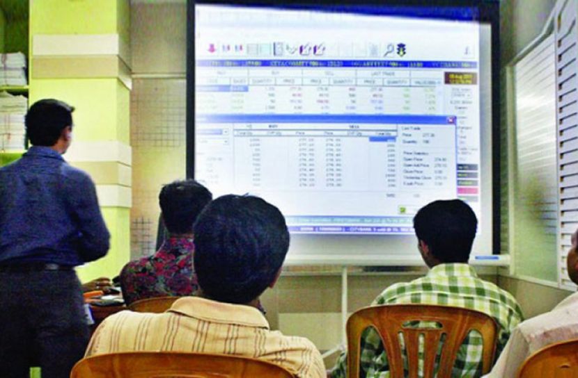 সূচক বাড়ার মধ্য দিয়ে চলছে লেনদেন
