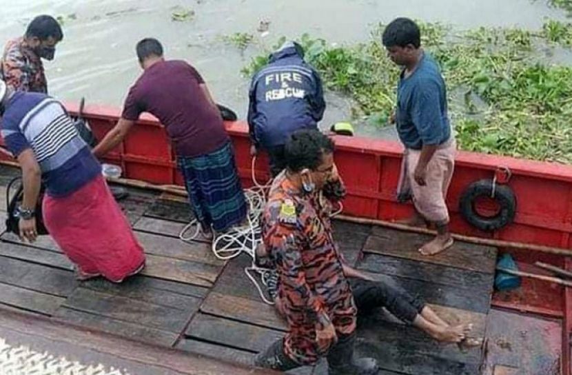 মুন্সীগঞ্জে ধলেশ্বরী নদীতে লাশ উদ্ধার