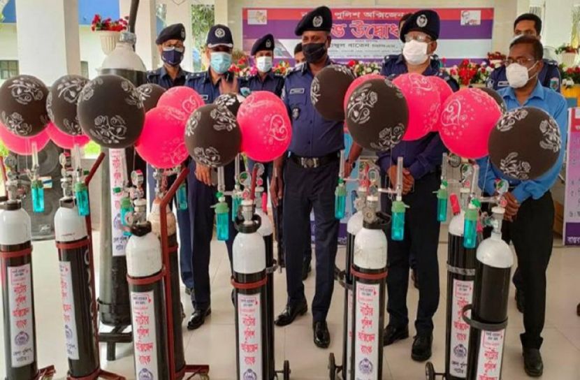 বিনামূল্যে অক্সিজেন ব্যাংক চালু  পুলিশের