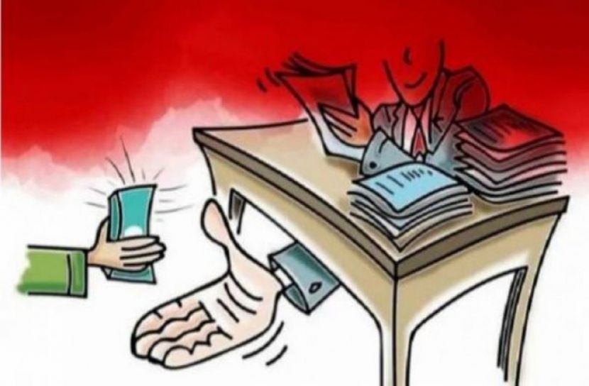 ঘুষ নেওয়ার দায়ে  কেরানি বরখাস্ত