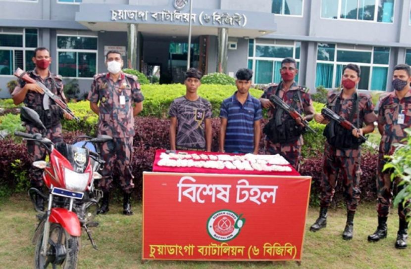 চুয়াডাঙ্গায় ১৫ কেজি রুপা জব্দ