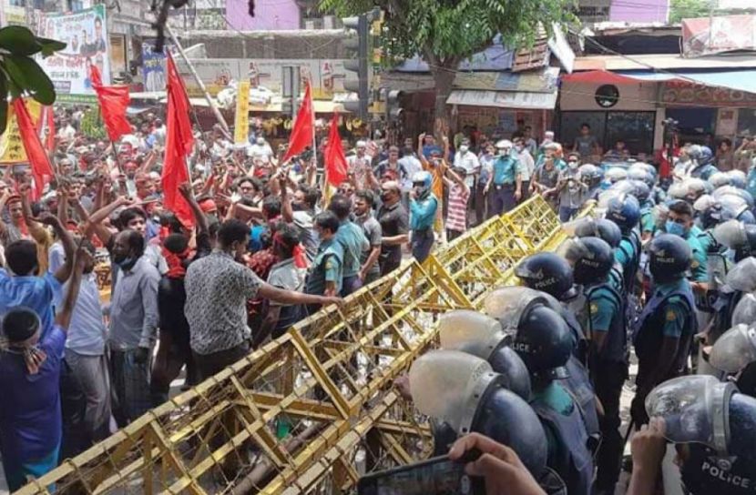রিকশাচালকদের স্বরাষ্ট্র মন্ত্রণালয় ঘেরাওয়ে বাধা