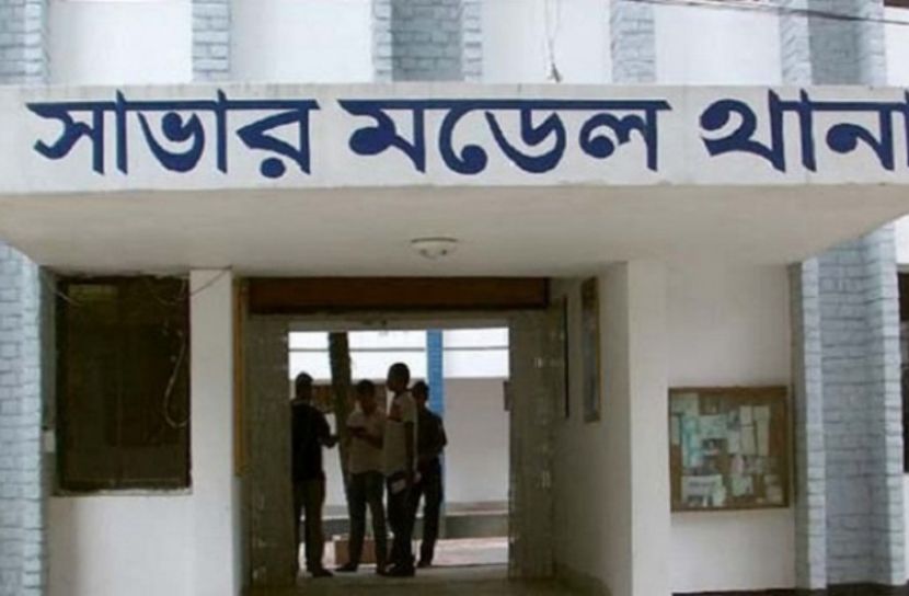 হঠাৎ সাভার মডেল থানায় পরীমনি