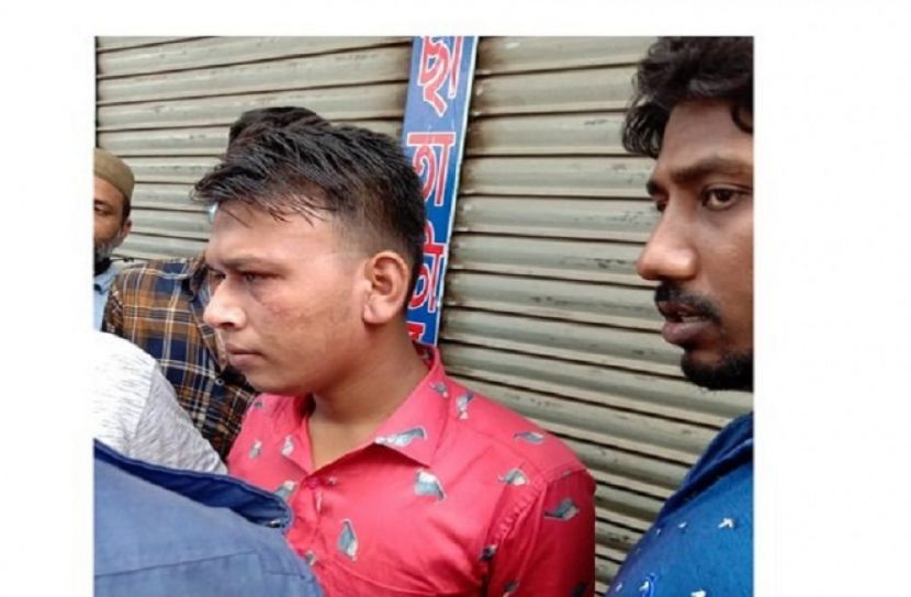 নোয়াখালীতে পুলিশ পরিচয়ে চাঁদাবাজি যুবক আটক