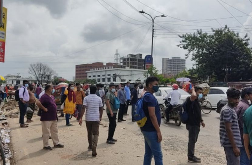 গণপরিবহন বন্ধ , অফিস খোলা