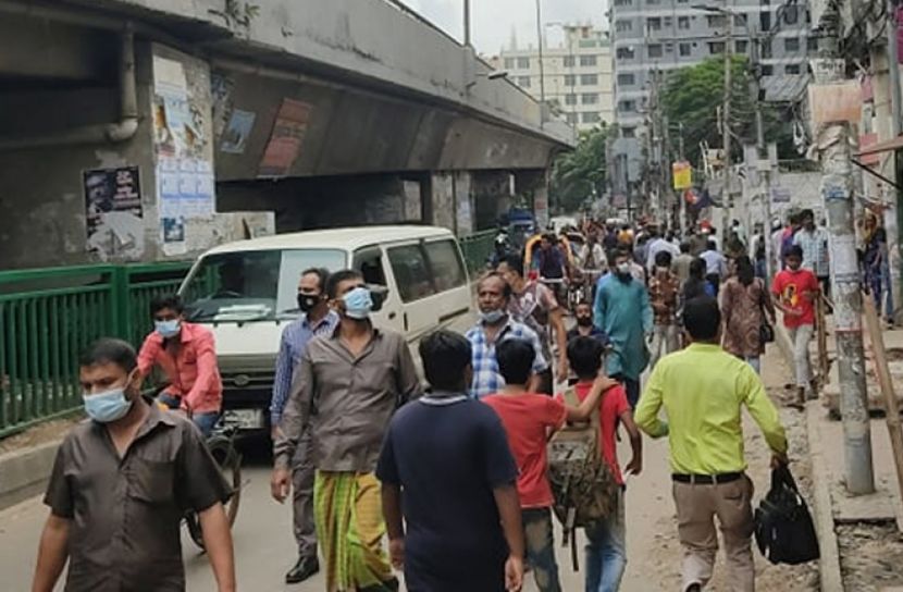 সড়কে রিকশাই শেষ ভরসা