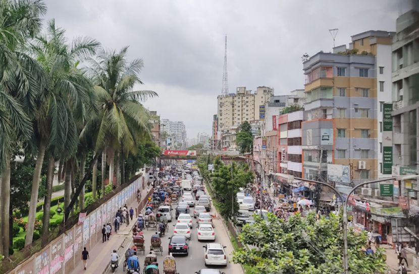 লকডাউনেও  রাজধানীতে  যানজট