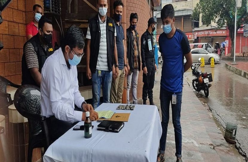 লকডাউন রাজধানীতে আটক আড়াইশ, গ্রেফতার ৭৩