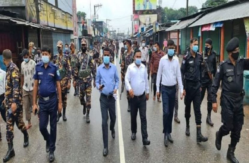 লকডাউনের বিধিনিষেধ বাস্তবায়নে মাঠে প্রশাসন