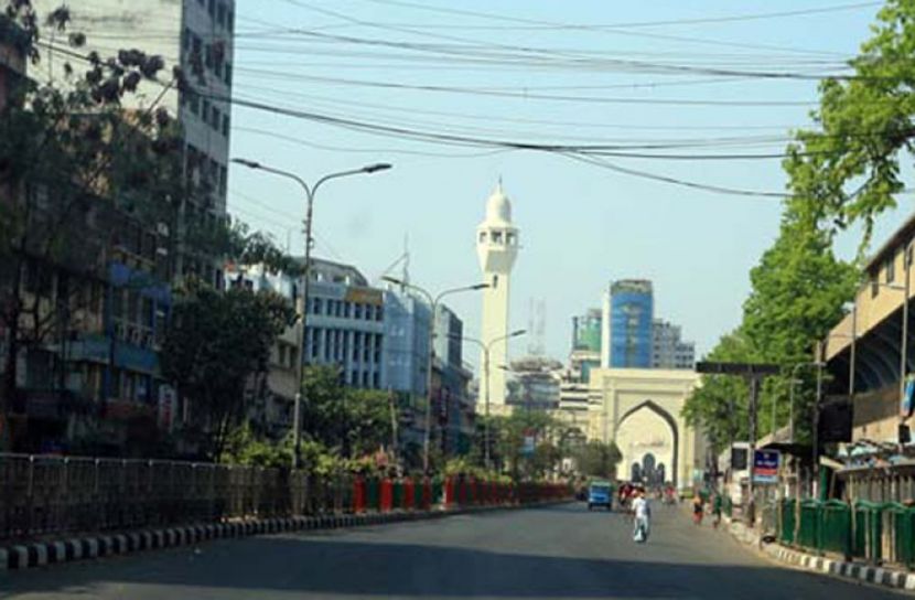 দ্বিতীয় দিনে রাস্তা আরও ফাঁকা