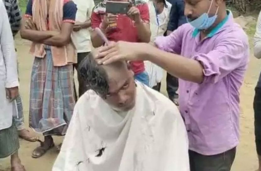 মাথা টাক করে দল ত্যাগ বিজেপি নেতাকর্মীদের