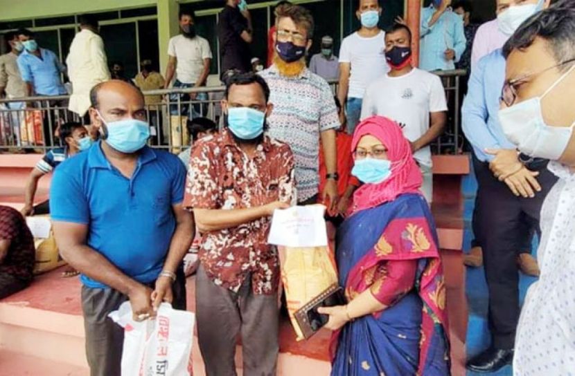 সিএনজি-অটো চালকরা পেলেন খাদ্য সহায়তা