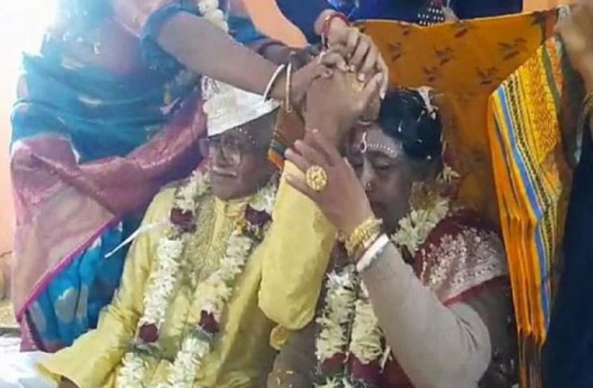 সাবেক স্ত্রী হলেন সৎ মা!