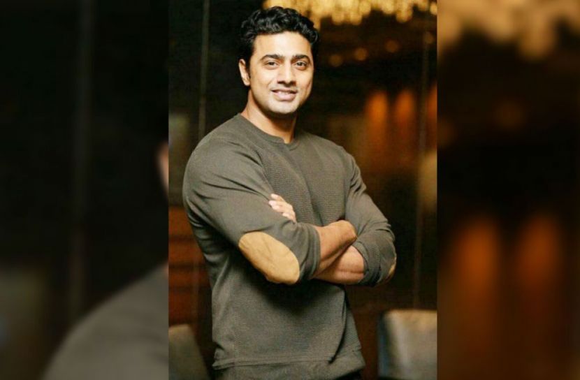 ত্রিকোণ প্রেমের খেলাঘরে দেব
