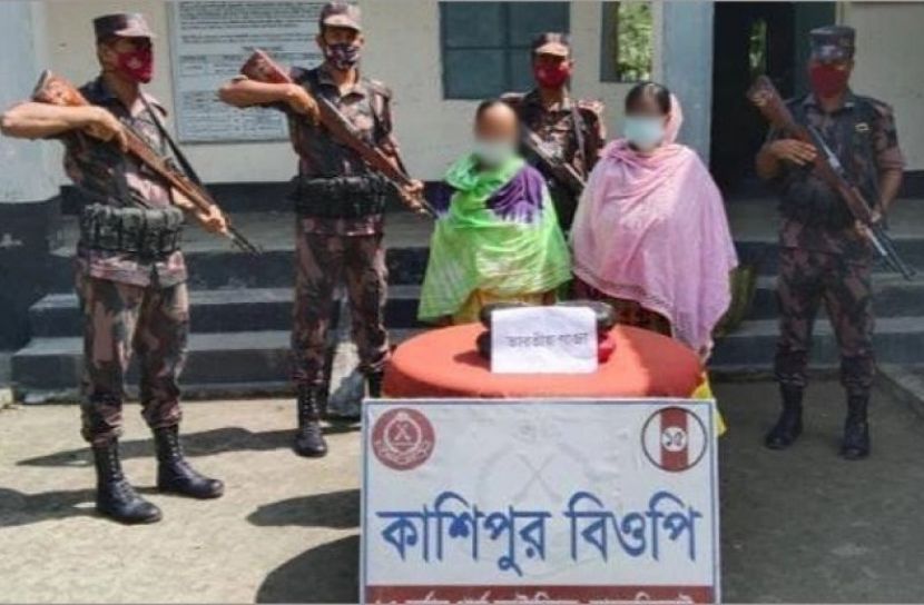 ফুলবাড়ীতে গাঁজাসহ দুই নারী আটক