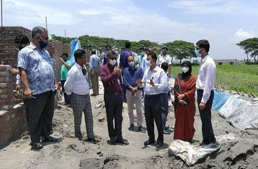 তড়িগড়ি করে ঘর নির্মাণ: প্রকল্প পরিচালক