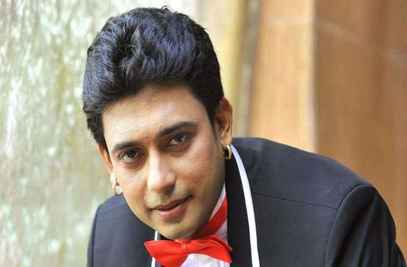 টিকা নিলেন জায়েদ খান