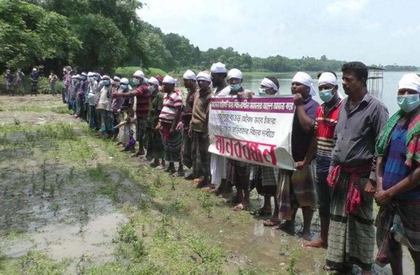 চুয়াডাঙ্গায় মৎস্যজীবীদের মানববন্ধন