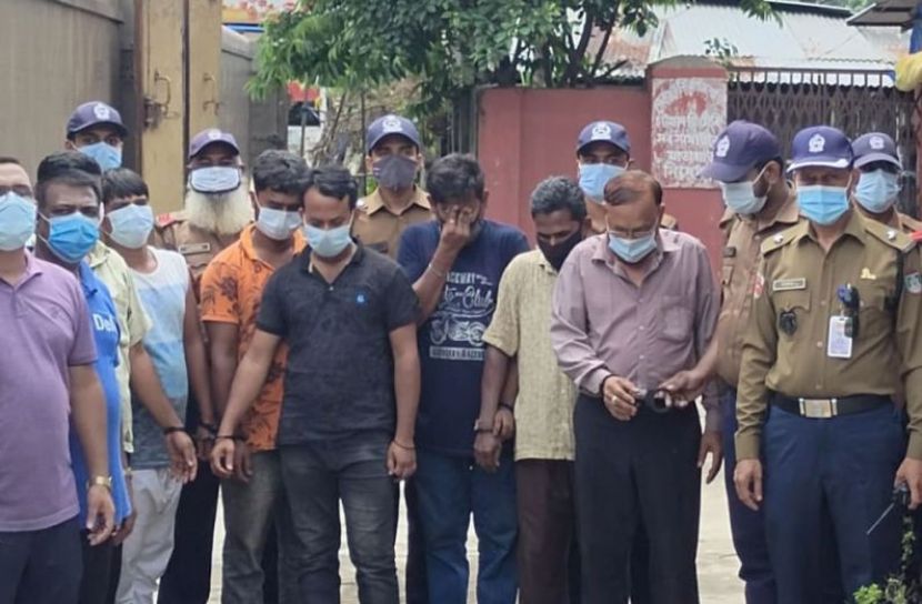 ট্রেনের পরিচালকসহ সাত তেল চোর গ্রেফতার 