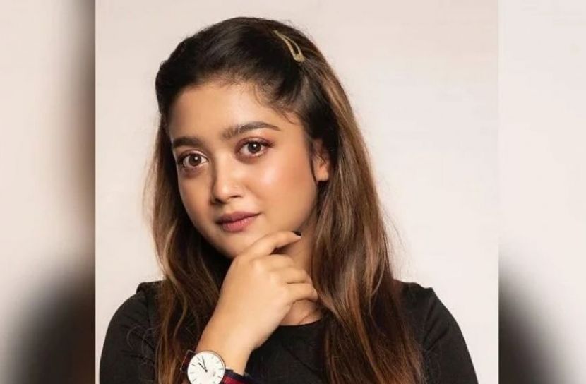 ‘আমাকে ও আমার মাকে ধর্ষণের হুমকি দিচ্ছে’