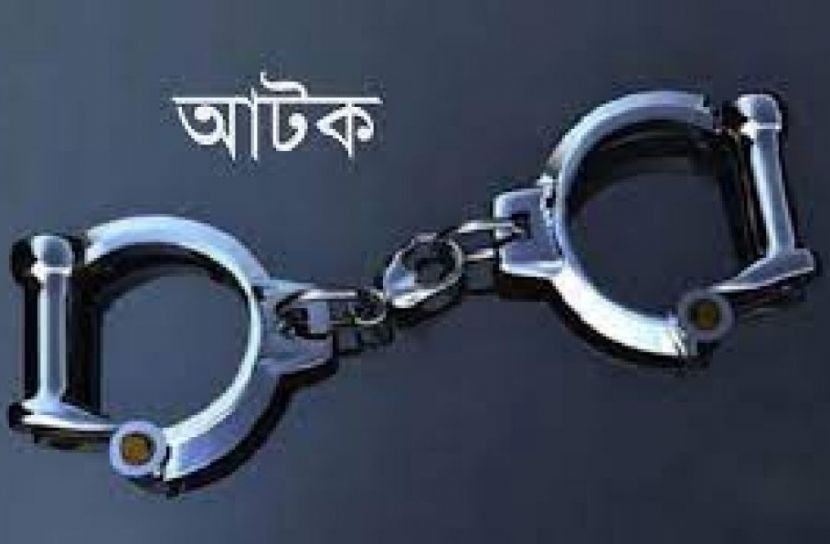 নওগাঁয় পিস্তল-গুলিসহ কারবারি আটক 