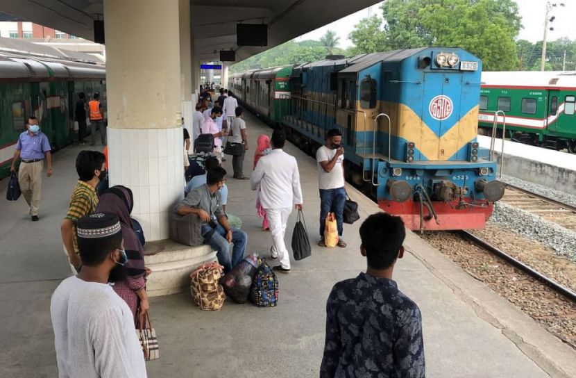 যাত্রীবাহী ট্রেন চলাচল শুরু