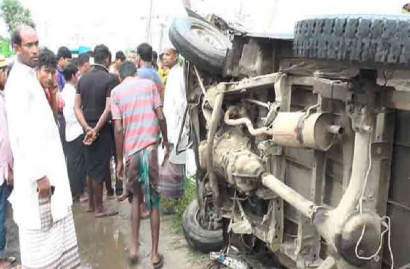 কাভার্ডভ্যান-লেগুনার সংঘর্ষে নিহত ৬