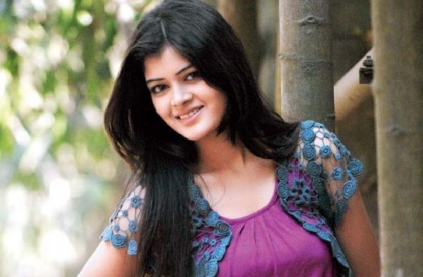 বিয়ে নিয়ে মুখ খুললেন  মধুমিতা