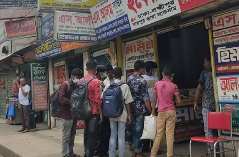 নেয়া হচ্ছে মনগড়া ভাড়া 