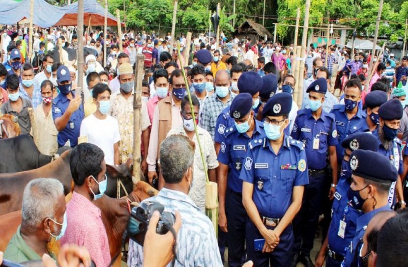 `পশুর হাটে চাঁদাবাজি করলে ব্যবস্থা'