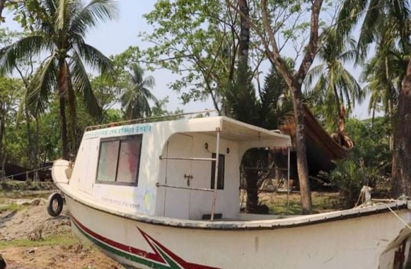 ঘাটে পড়ে আছে প্রধানমন্ত্রীর উপহার