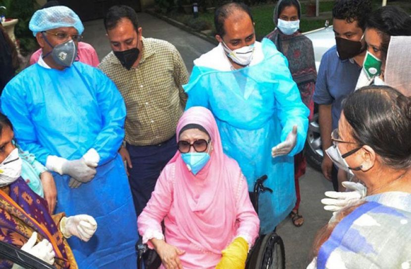 দুপুরে টিকা নেবেন খালেদা জিয়া