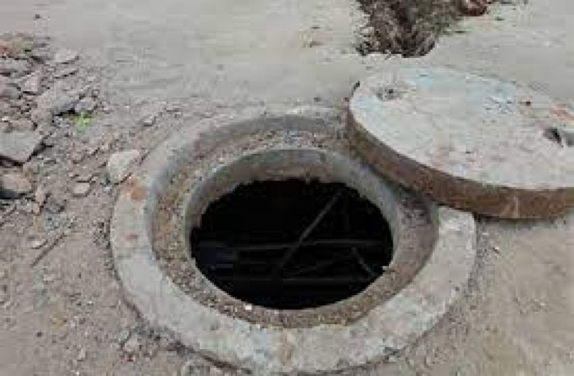 সেপটিক ট্যাংকে পড়ে শিশু নিহত