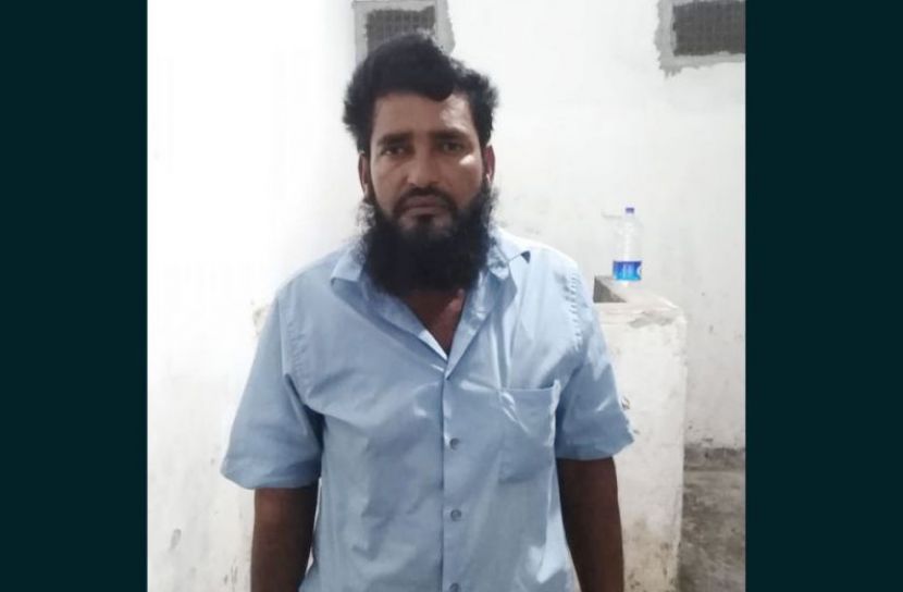 সৎ মেয়েকে ধর্ষণের অভিযোগে বাবা গ্রেফতার