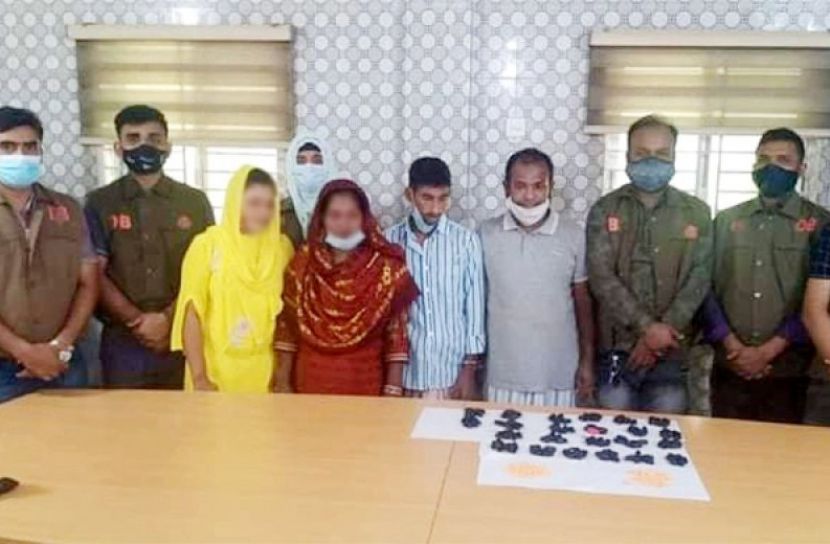 পেটে ছিলো ১৯ লাখ টাকার ইয়াবা