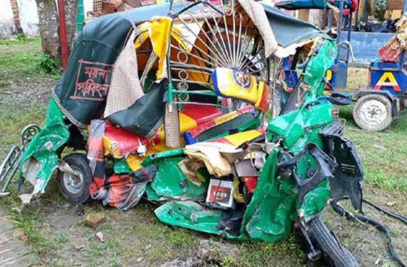 ময়মনসিংহে বাসচাপায় দুই যাত্রী নিহত 