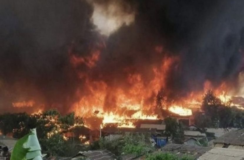 রোহিঙ্গা ক্যাম্পে ২০ বসতঘর পুড়ে ছাই