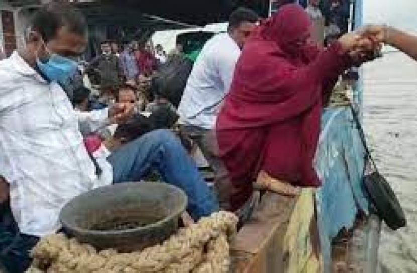 পদ্মা সেতুর  পিলারে ২০ যাত্রী আহত