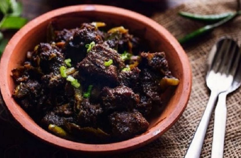 গরুর মাংসের কালো ভুনা