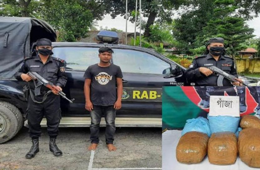 গাঁজাসহ মোটরসাইকেল আরোহী গ্রেফতার 