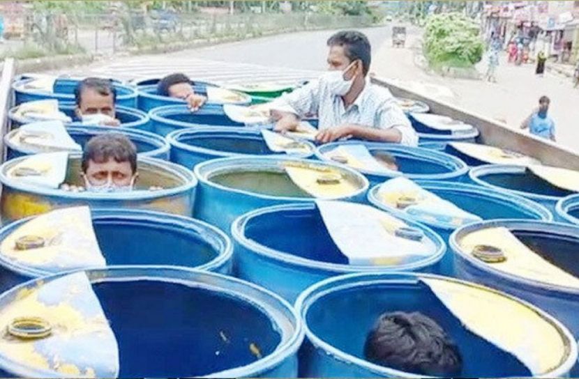 ড্রাম থেকে বেরিয়ে এলো ১০ যাত্রী!
