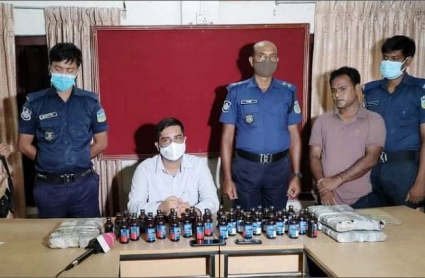 ময়মনসিংহে ১০০ বোতল ফেনসিডিলসহ যুবক গ্রেফতার