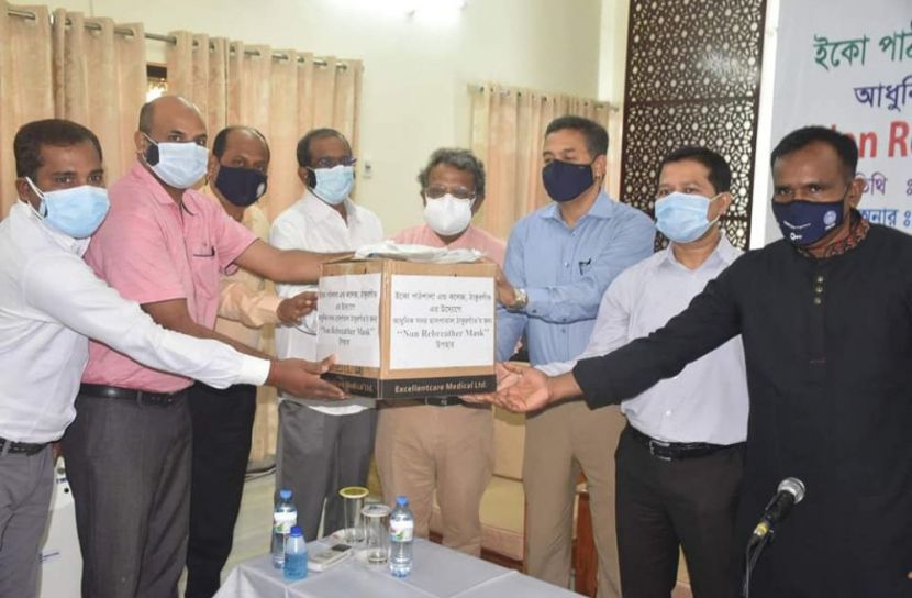 ঠাকুরগাঁওয়ে ভেন্টিলেটর উপহার প্রদান 