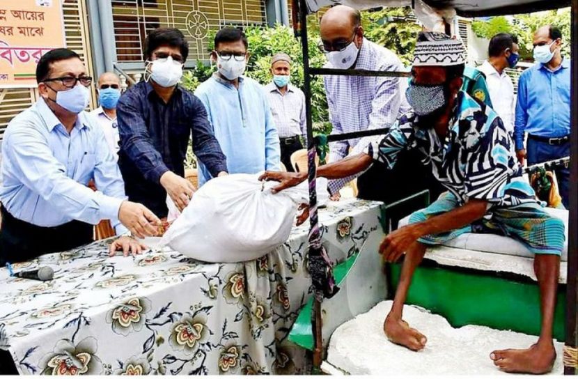 কর্মহীনদের পাশে বিসিএসের নবম ব্যাচ