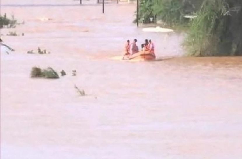 মহারাষ্ট্রে বন্যা-ভূমিধসে নিহত ১৬৪