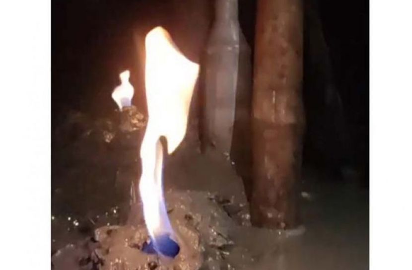 স্কুলে থেকে বের হচ্ছে গ্যাস!