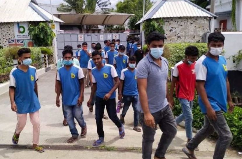 গোপনে কারখানা খুলছে মালিকরা